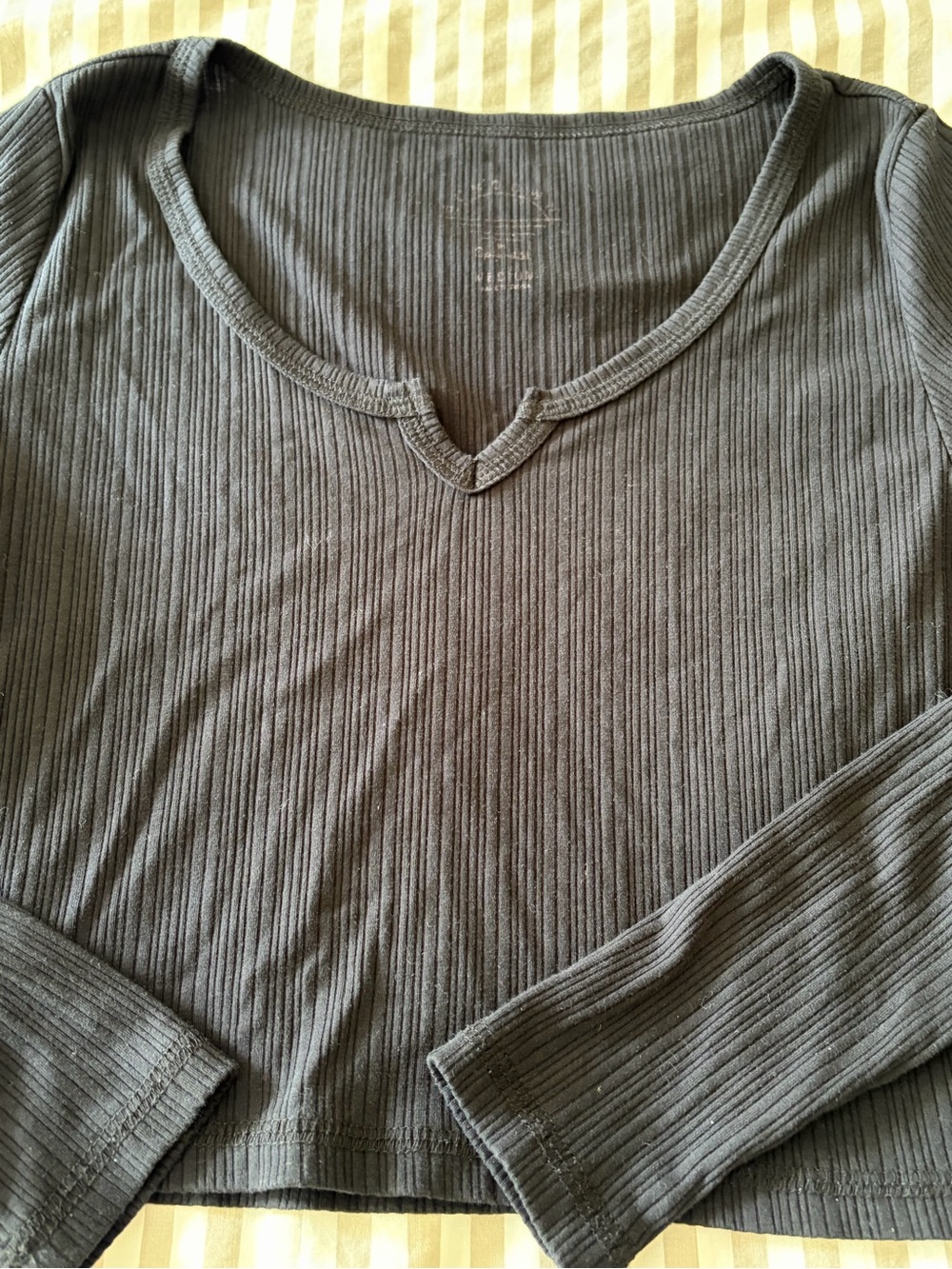 Splendid Black Ribbed Long-Sleeve Crop Top - Picture 3 of 4